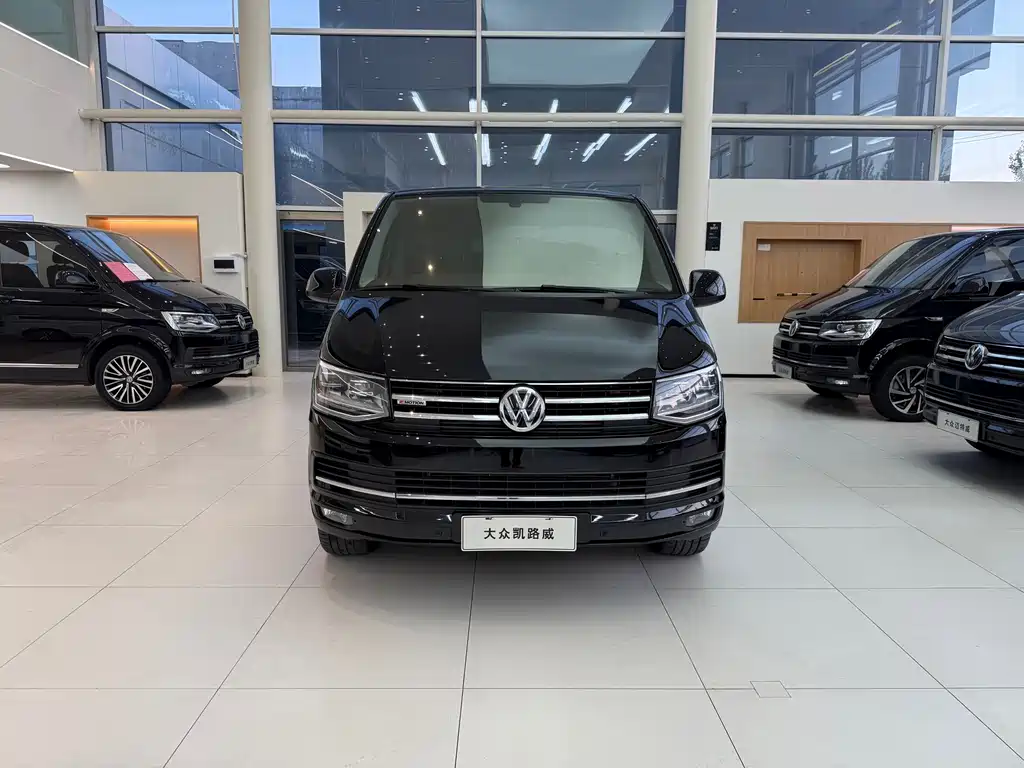 Volkswagen Caravelle — миниатюра 2