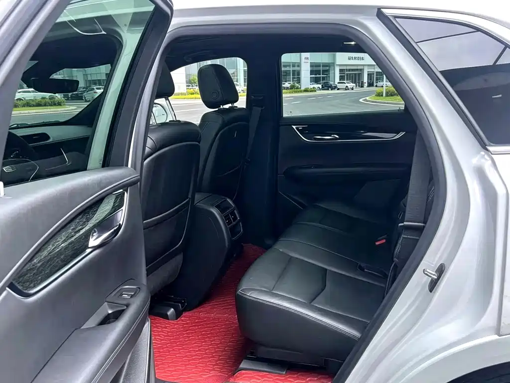 Cadillac XT5 — миниатюра 7