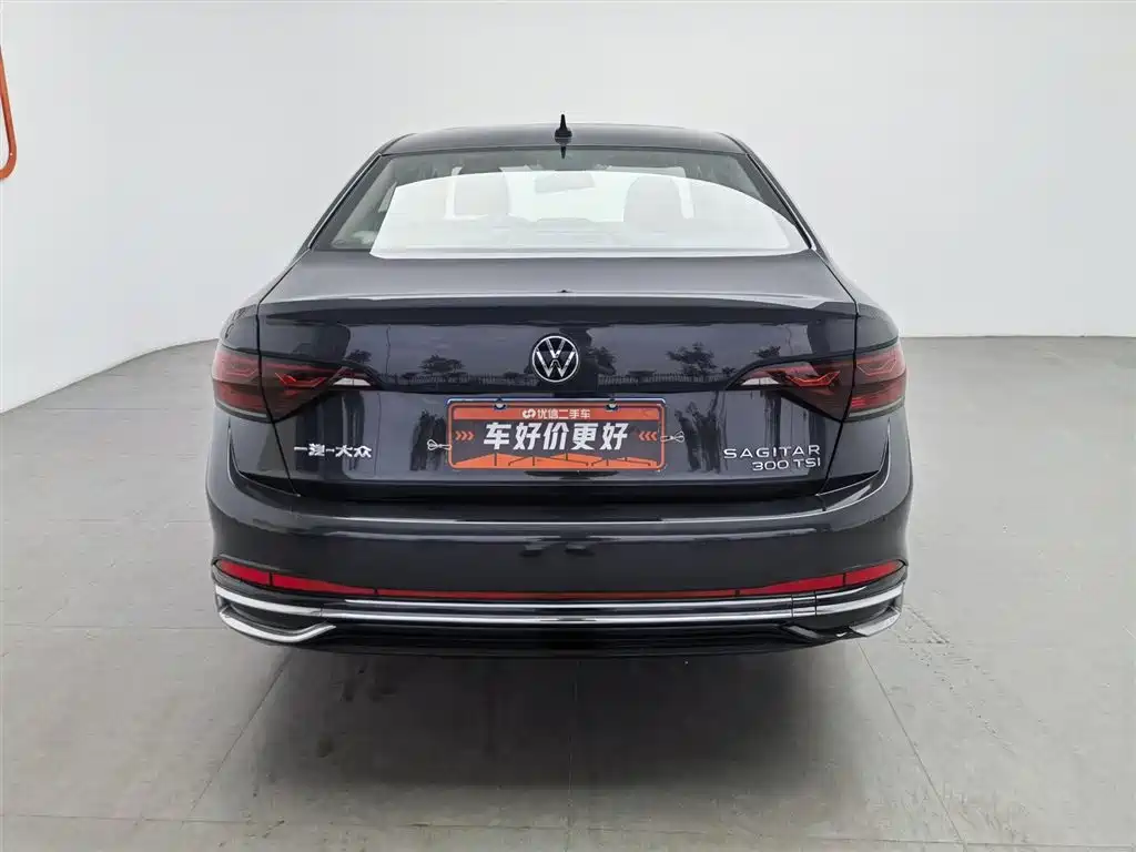 VOLKSWAGEN SAGITAR