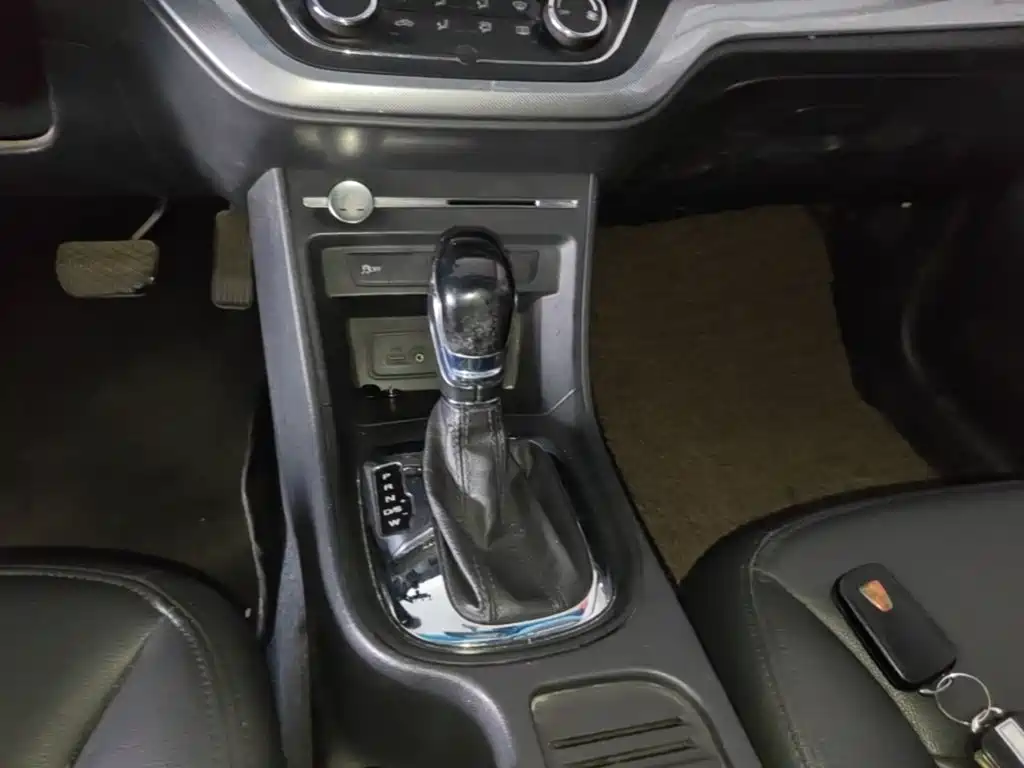 Roewe 360 — миниатюра 14