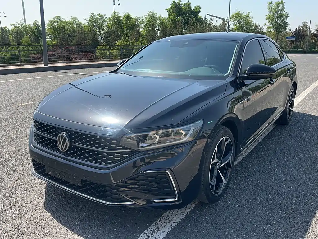 Volkswagen Passat 2023