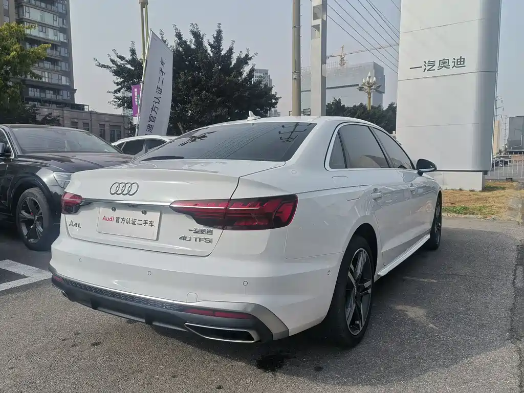 AUDI A4L