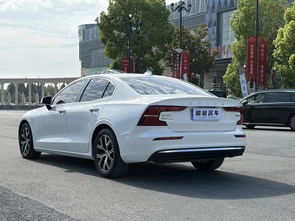 Volvo S60 — миниатюра 5