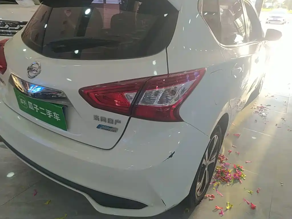 Nissan Tiida — миниатюра 8