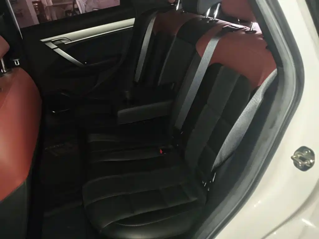 Geely Binyue - фото 17