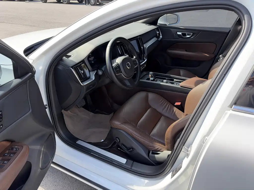 Volvo S60 — миниатюра 7