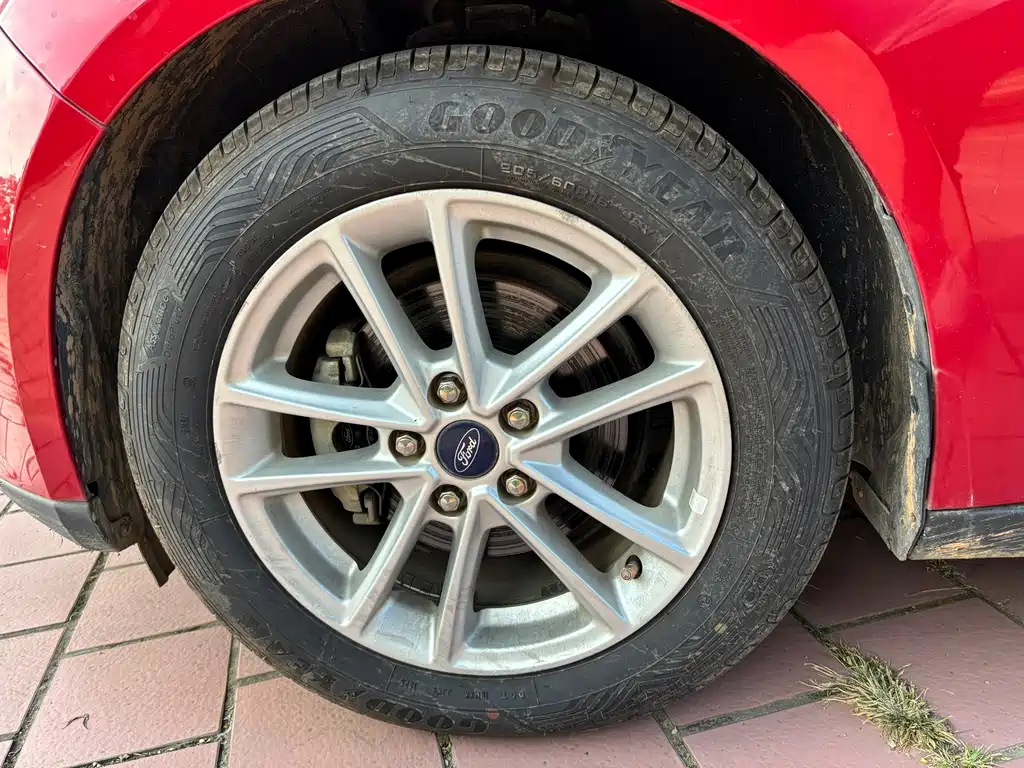 Ford Focus — миниатюра 8