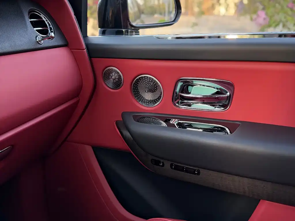 Rolls-Royce Cullinan 2018 мест
