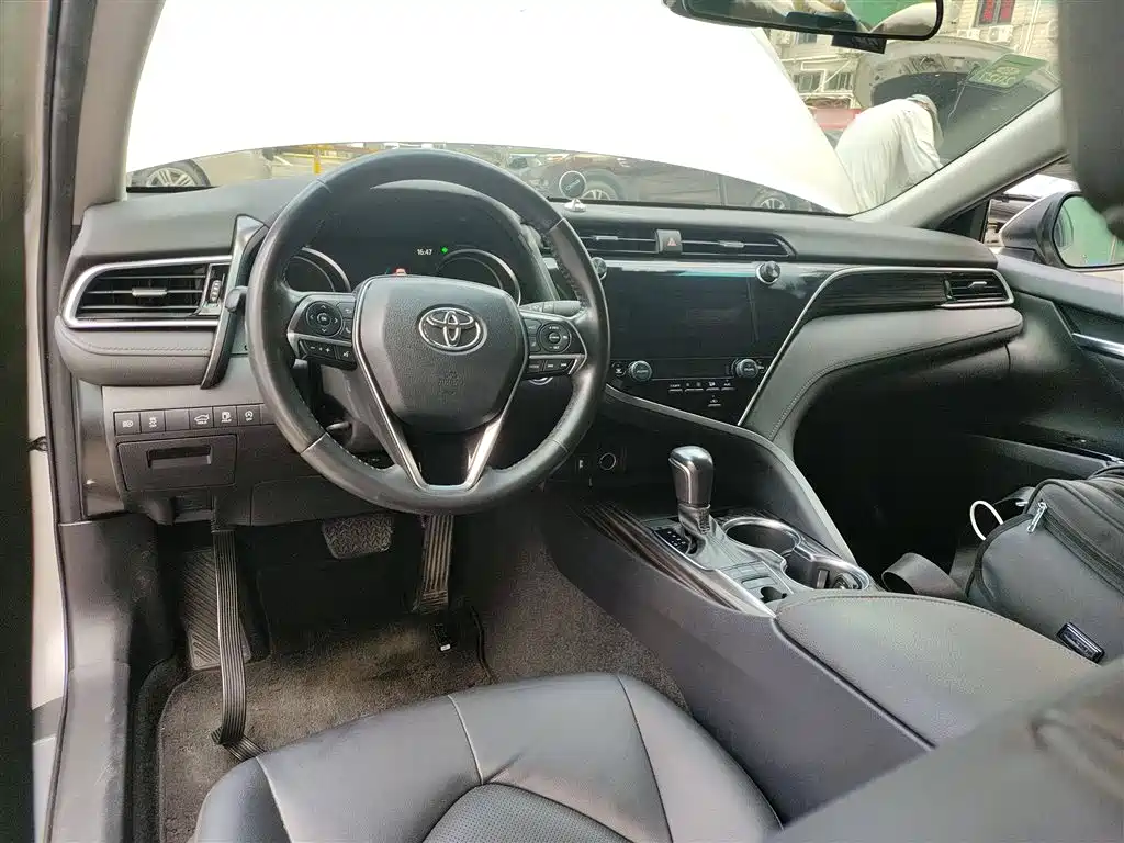Toyota Camry 2019 2.5G Luxury VI