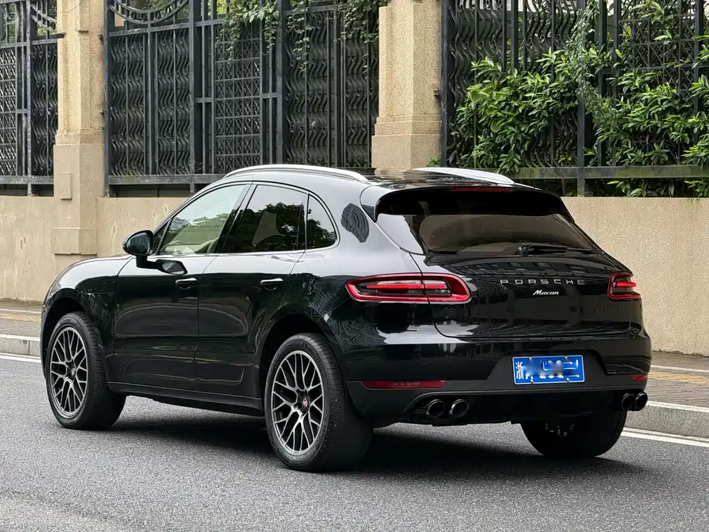 Porsche Macan — миниатюра 5