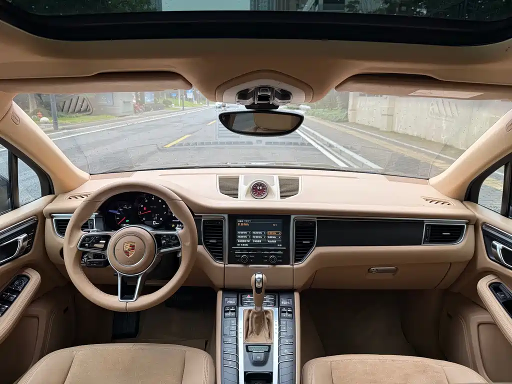 Porsche Macan — миниатюра 6
