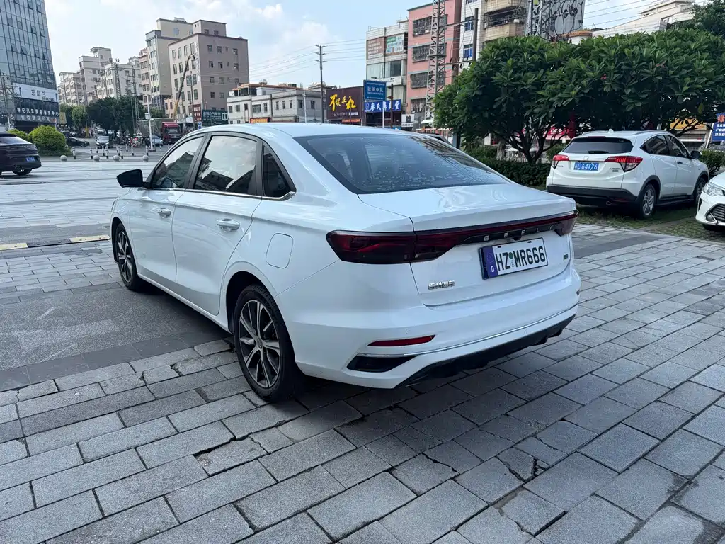 Geely Emgrand — миниатюра 6