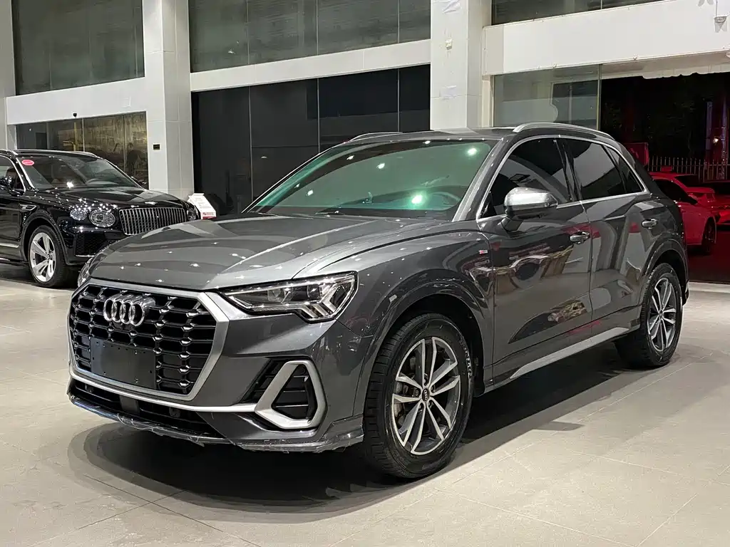 Купить Audi Q3