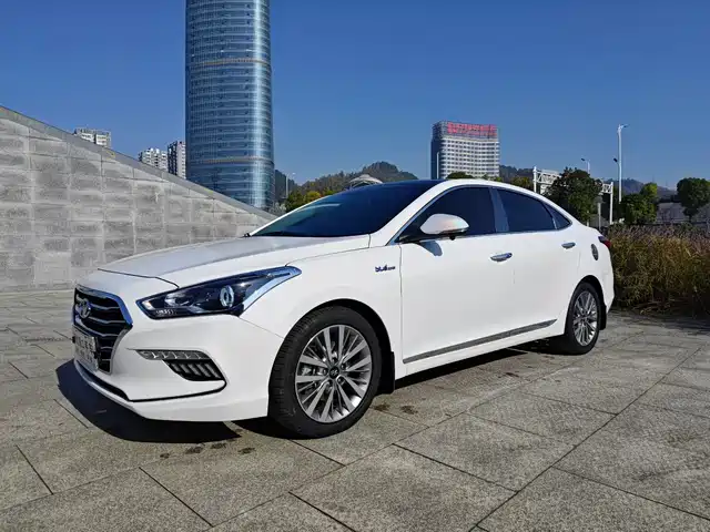 MODERN NAME PICTURE 2019