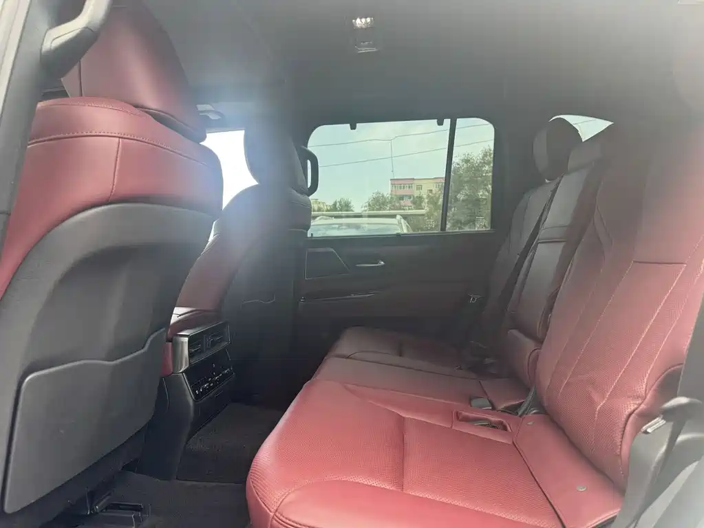 Lexus LX — миниатюра 8