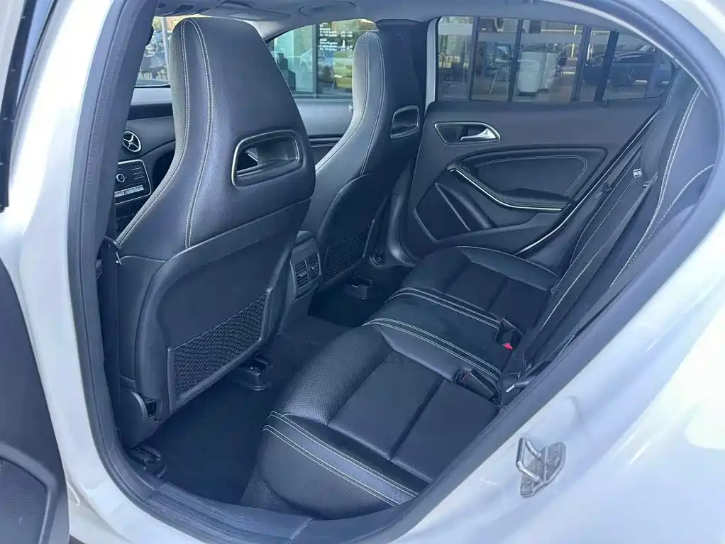 Mercedes-Benz GLA — миниатюра 7