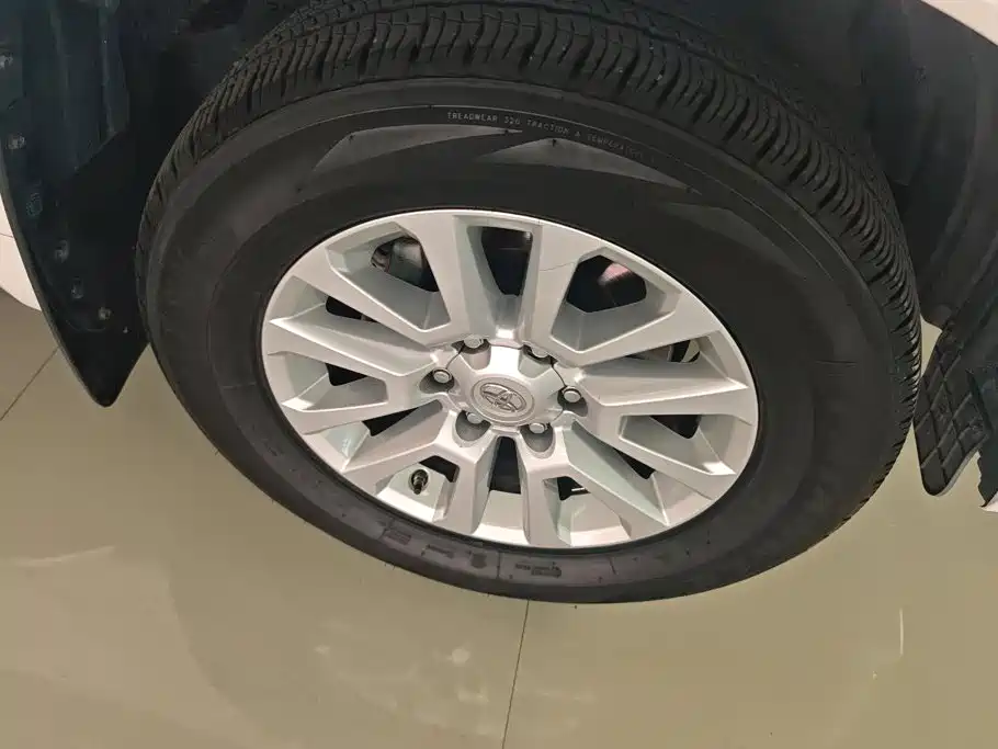 Toyota Prado — миниатюра 6