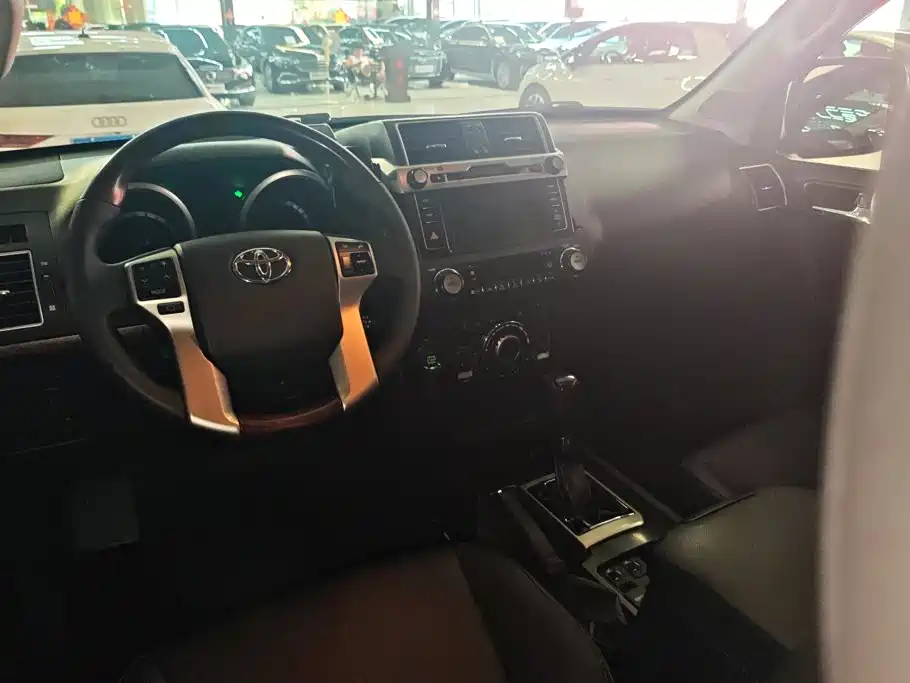 Toyota Prado — миниатюра 12