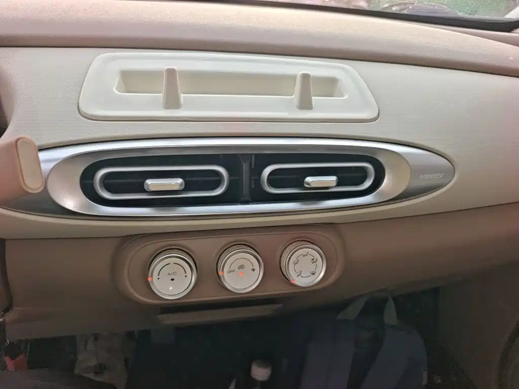 Wuling MINIEV — миниатюра 13