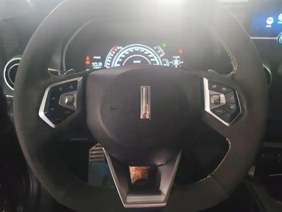 WEI PAI WEI BRAND VV7