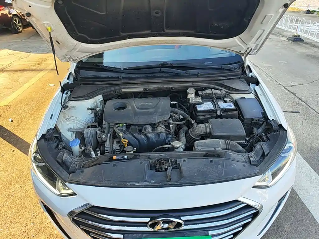 Hyundai Elantra — миниатюра 20