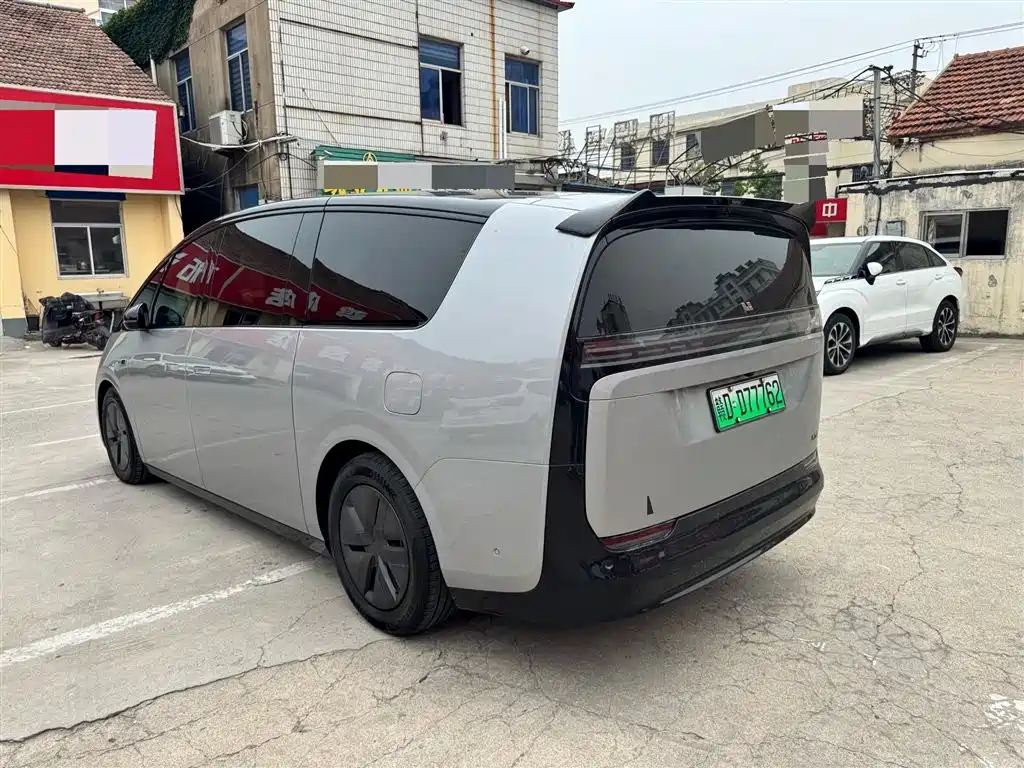 Li Auto MEGA 2024 Ultra