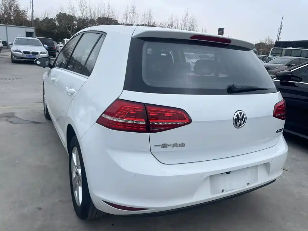 Volkswagen Golf — миниатюра 12