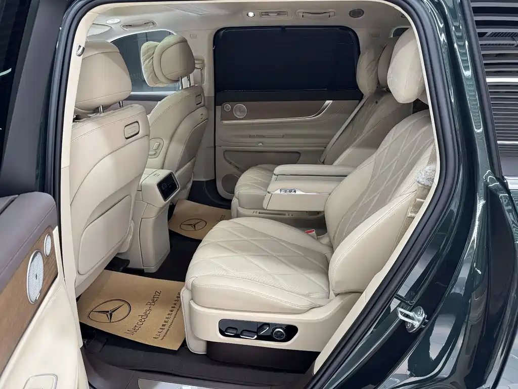 AITO ASK THE WORLD M9