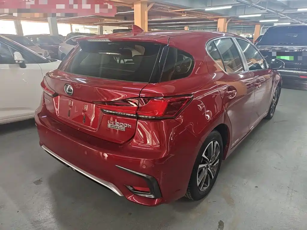 Lexus CT — миниатюра 7