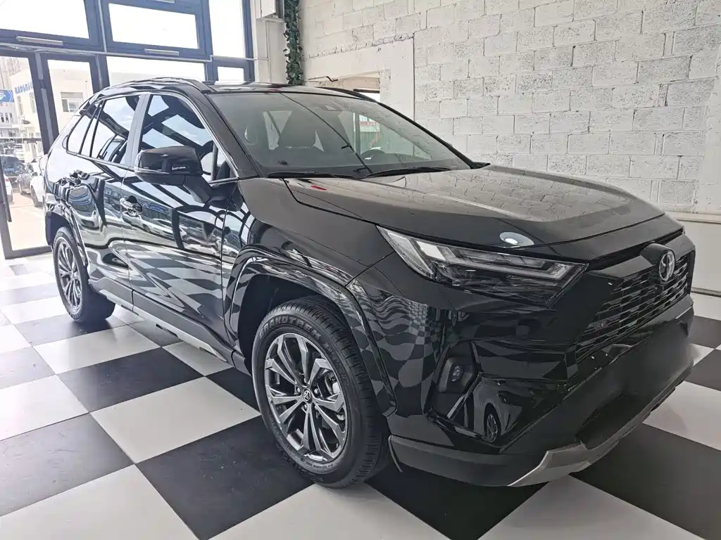 Toyota RAV4 2024 2.0L CVT Plus