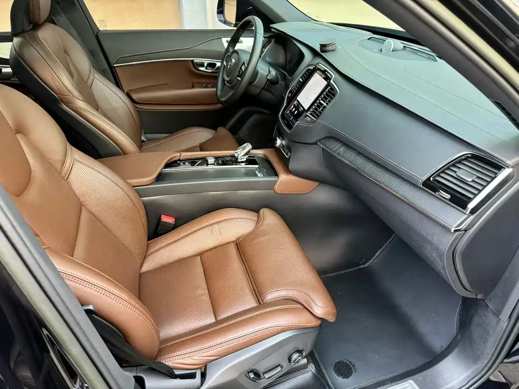Volvo XC90 — миниатюра 6