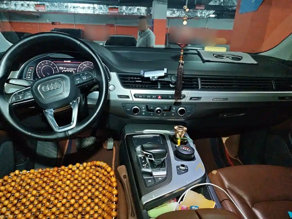 Audi Q7 — миниатюра 10
