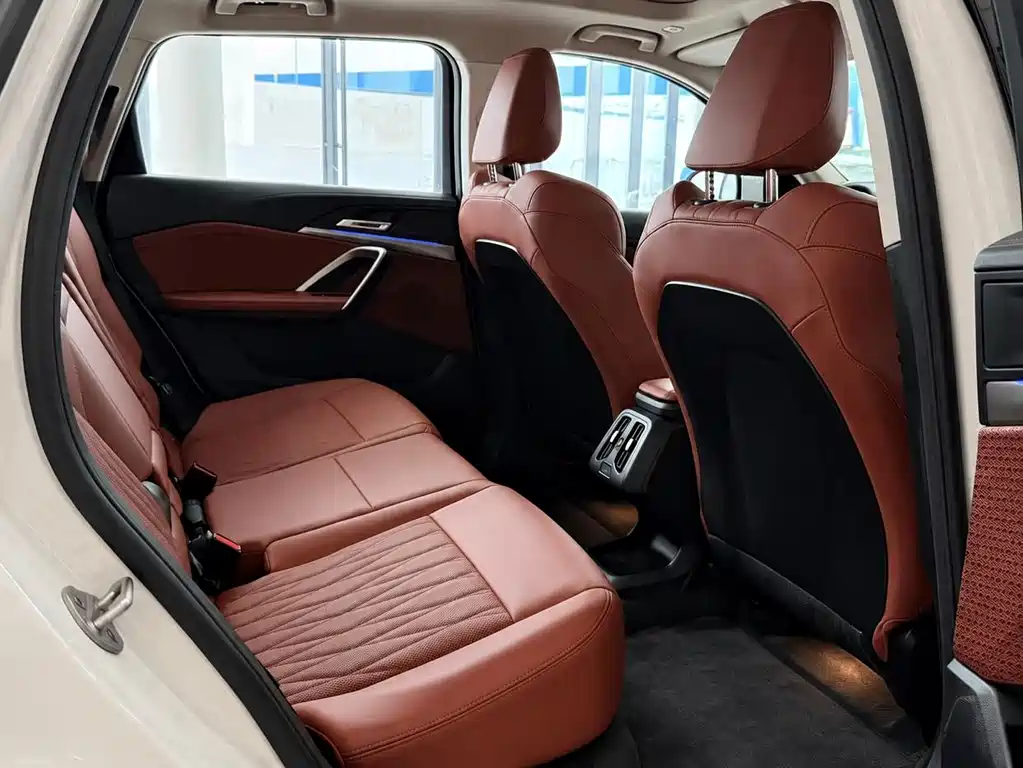 BMW iX1 — миниатюра 12