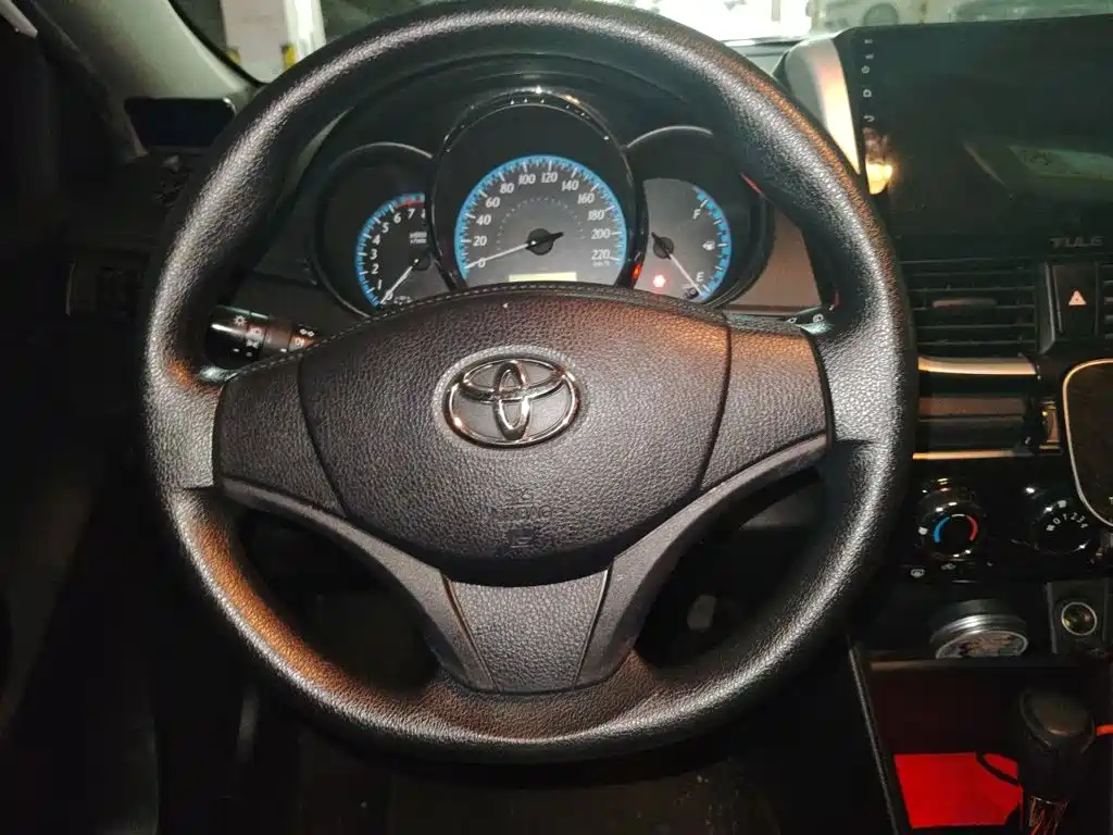 Toyota Yaris L — миниатюра 6