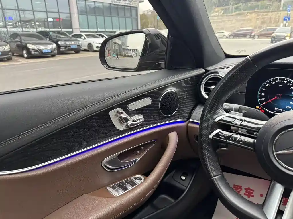 MERCEDES-BENZ E CLASS