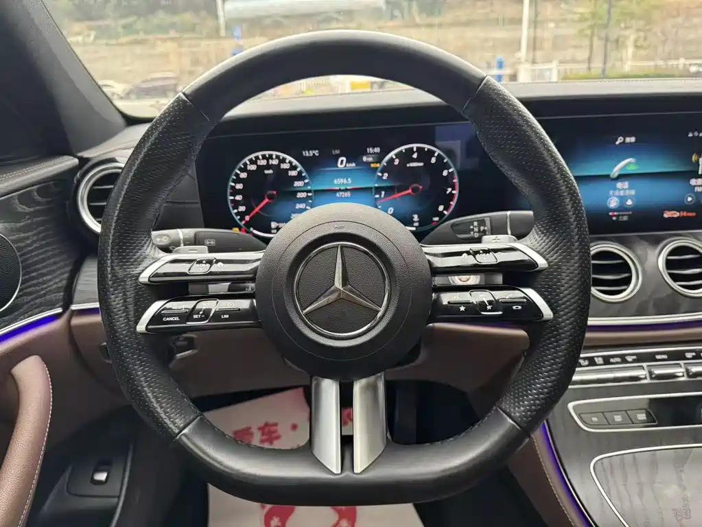 MERCEDES-BENZ E CLASS