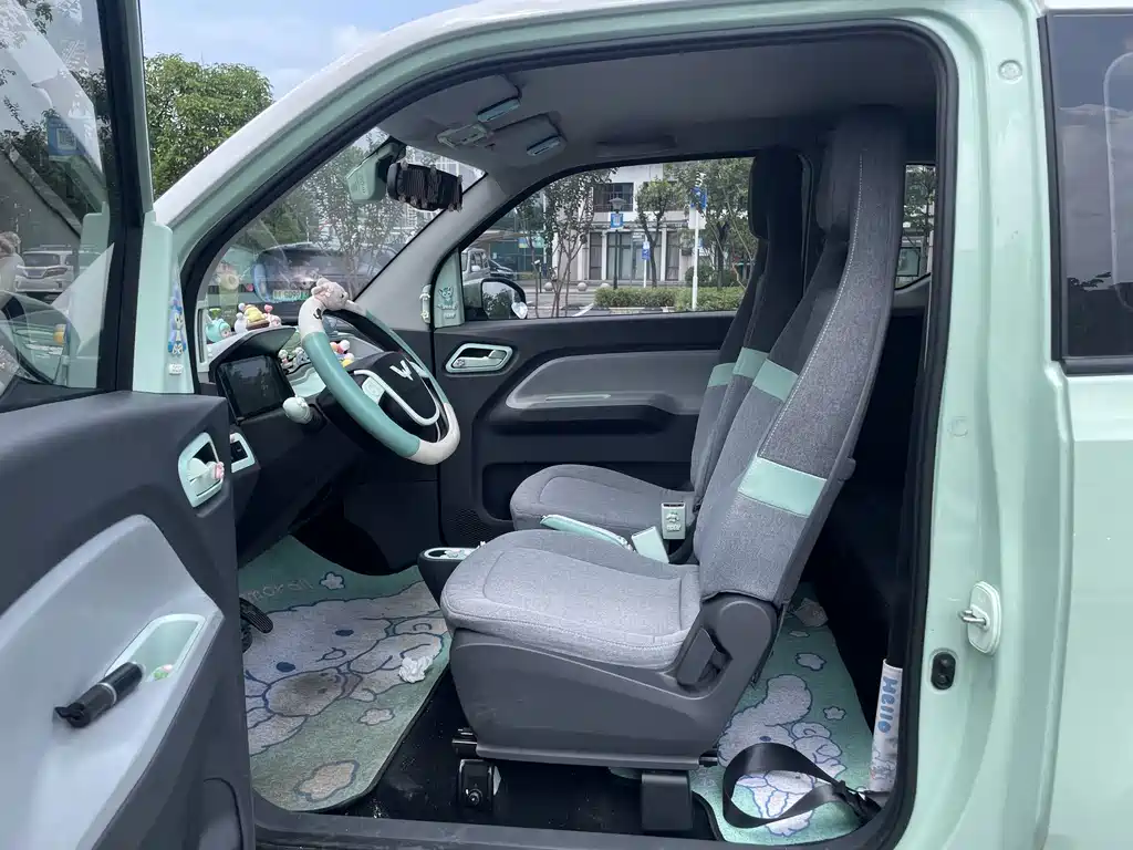 Wuling MINIEV — миниатюра 4