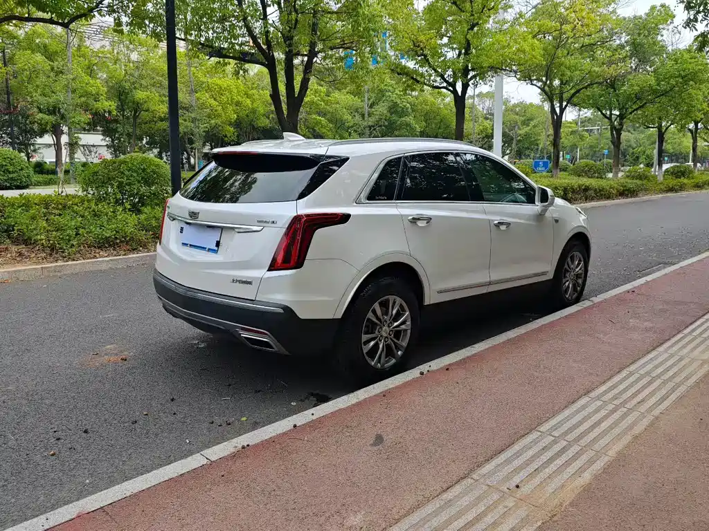 CADILLAC XT5
