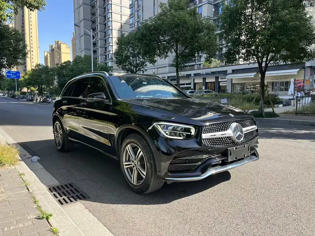 MERCEDES-BENZ GLC