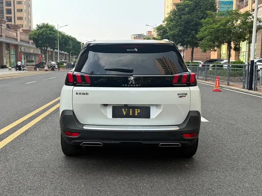 Peugeot 5008 — миниатюра 5