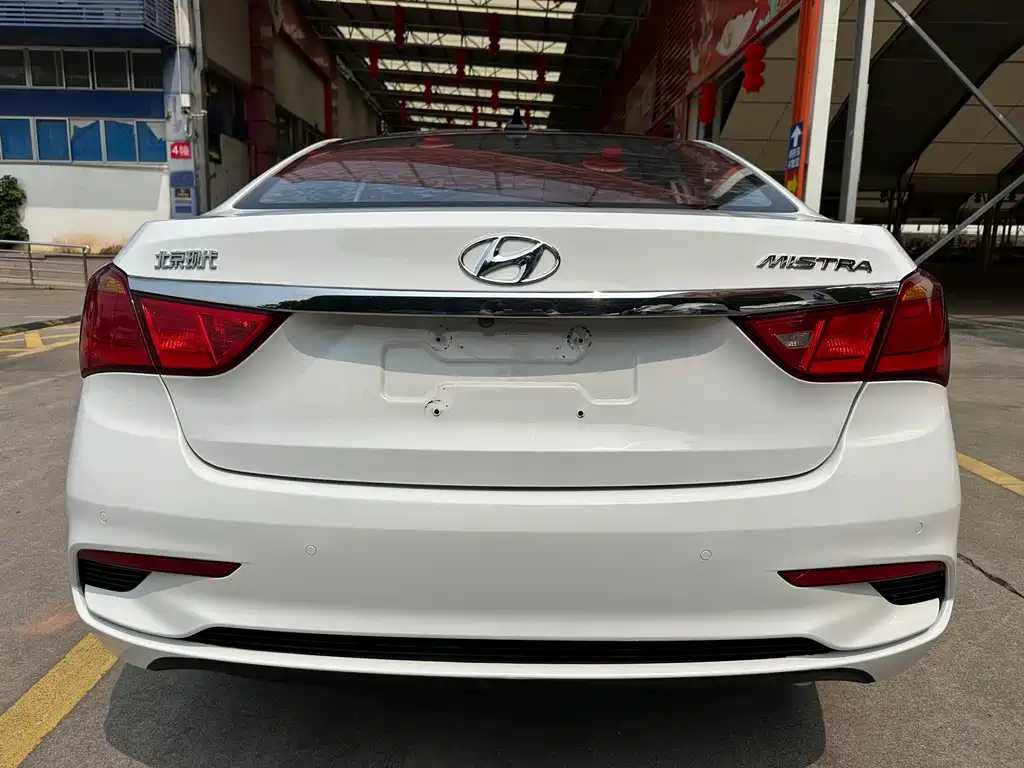 Hyundai Mistra 2017 1.8L AT GLS V