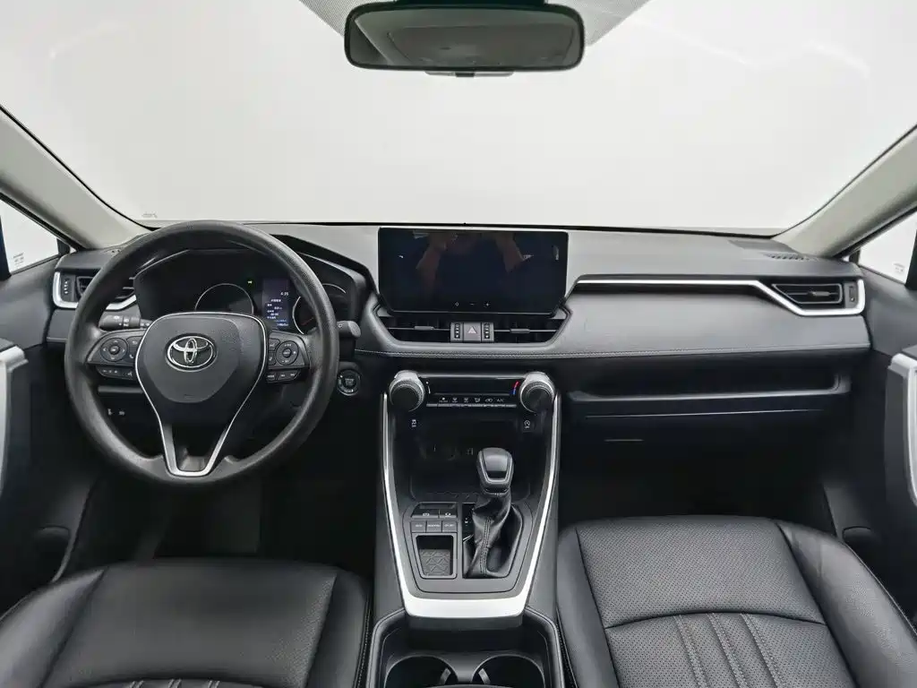 Toyota RAV4 — миниатюра 5