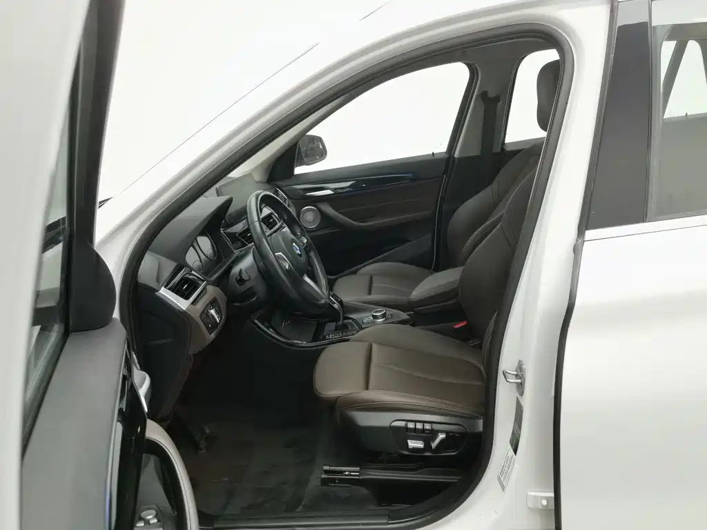 BMW X1 — миниатюра 10