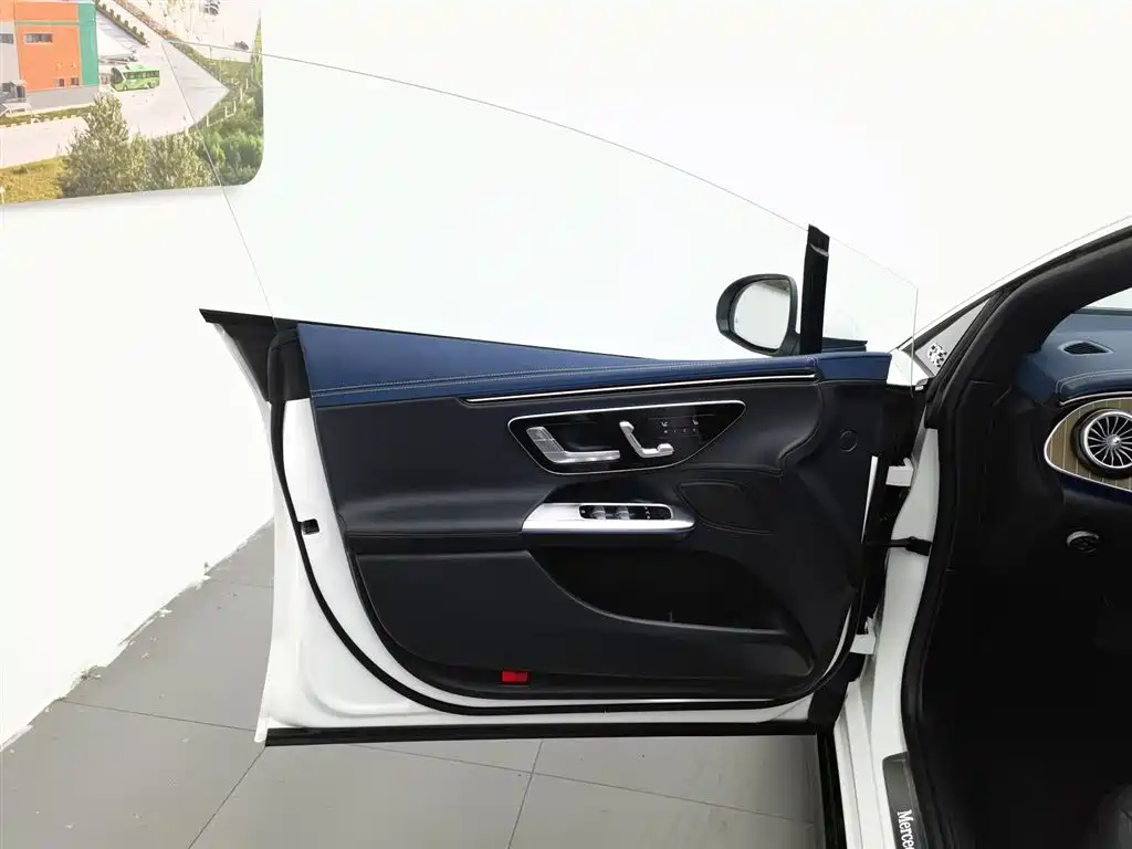 Mercedes-Benz EQE 2022 350