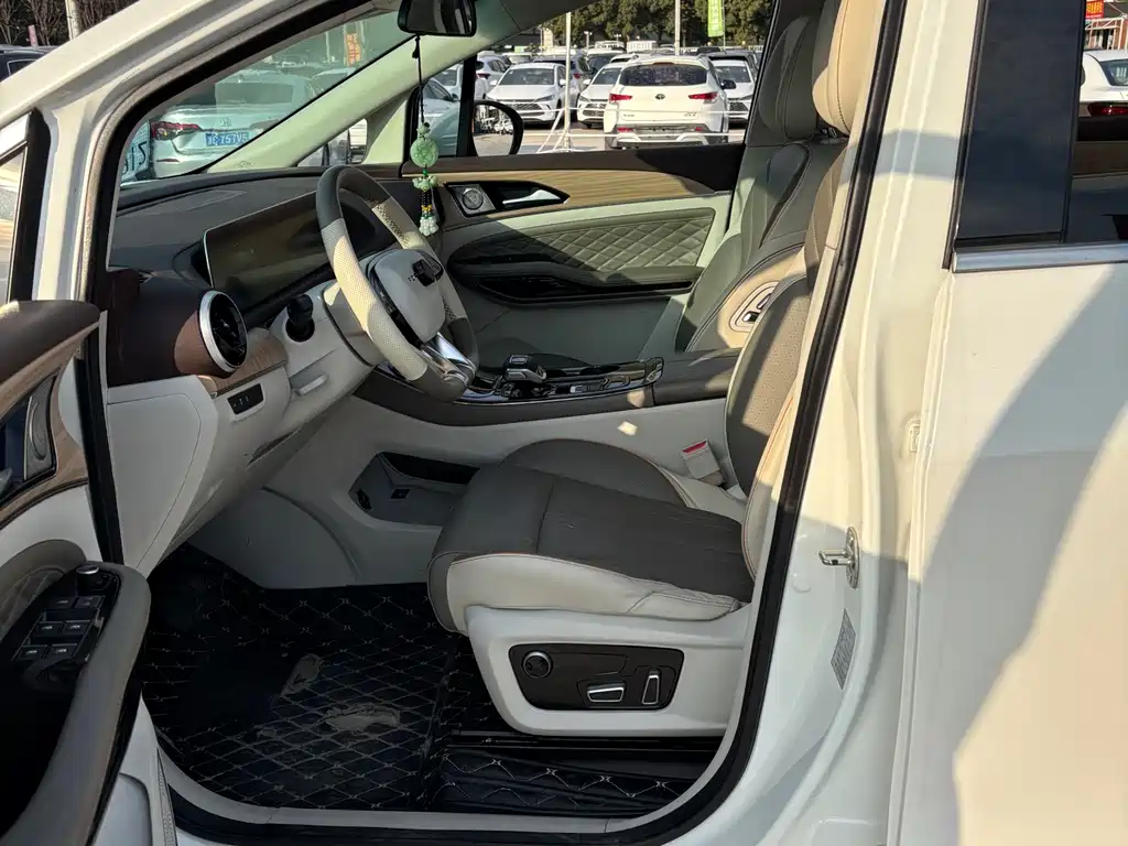 DONGFENG POPULAR YACHTS