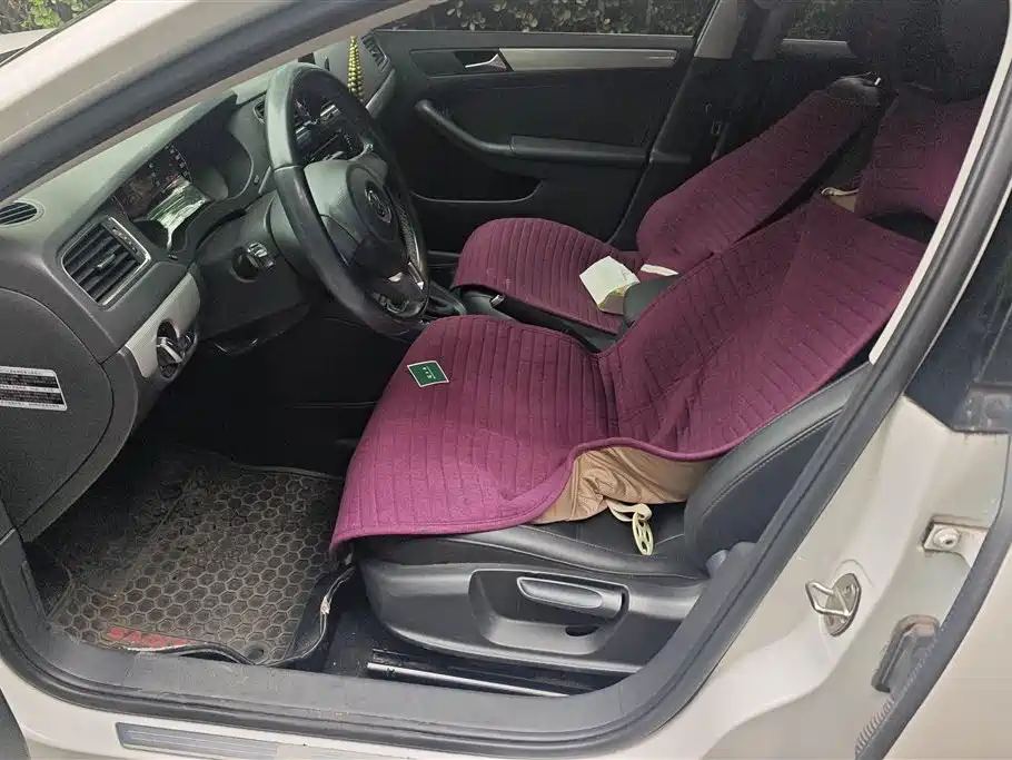 Volkswagen Sagitar 2014 1.6L AT Comfort