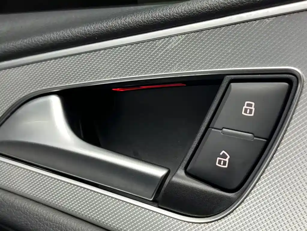 Audi A6L — миниатюра 15