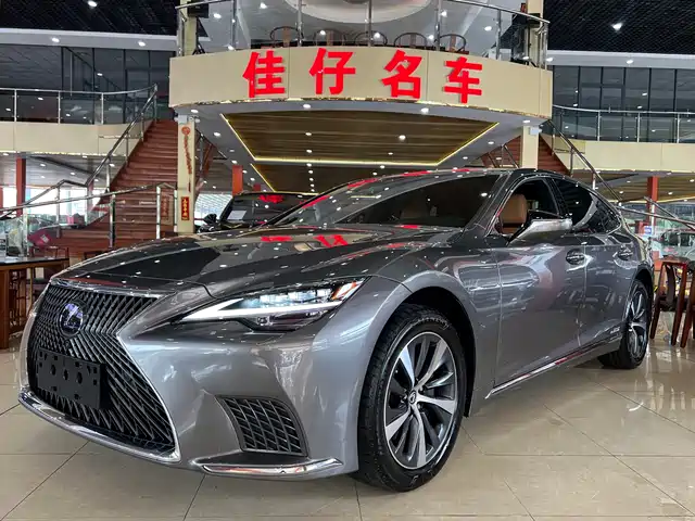 LEXUS LS 2021