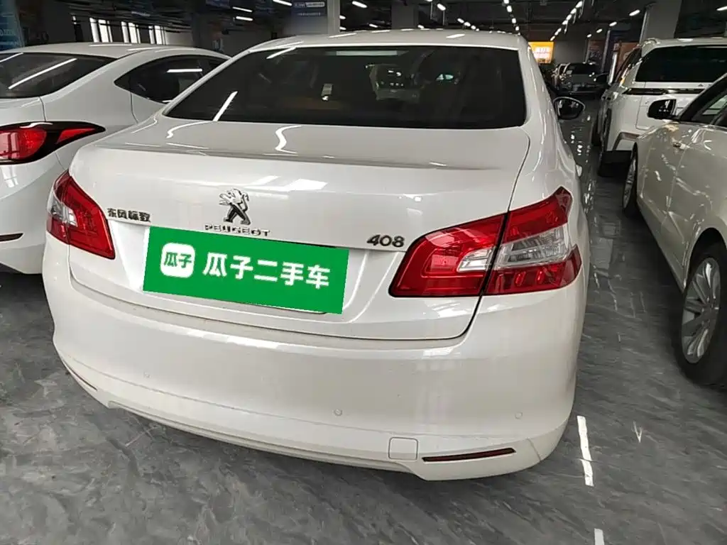 Peugeot 408 2015 1.2T AT Luxury
