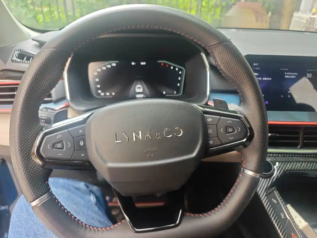Lynk & Co 06 — миниатюра 4